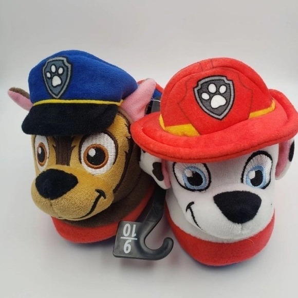 Paw Patrol Other - NWT paw patrol slippers 5/6 non slip bottom Nickelodeon
